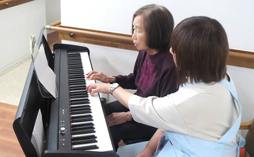 音楽療法には大きく分けて4つの効果が期待できます。 音楽療法には大きく分けて4つの効果が期待できます。